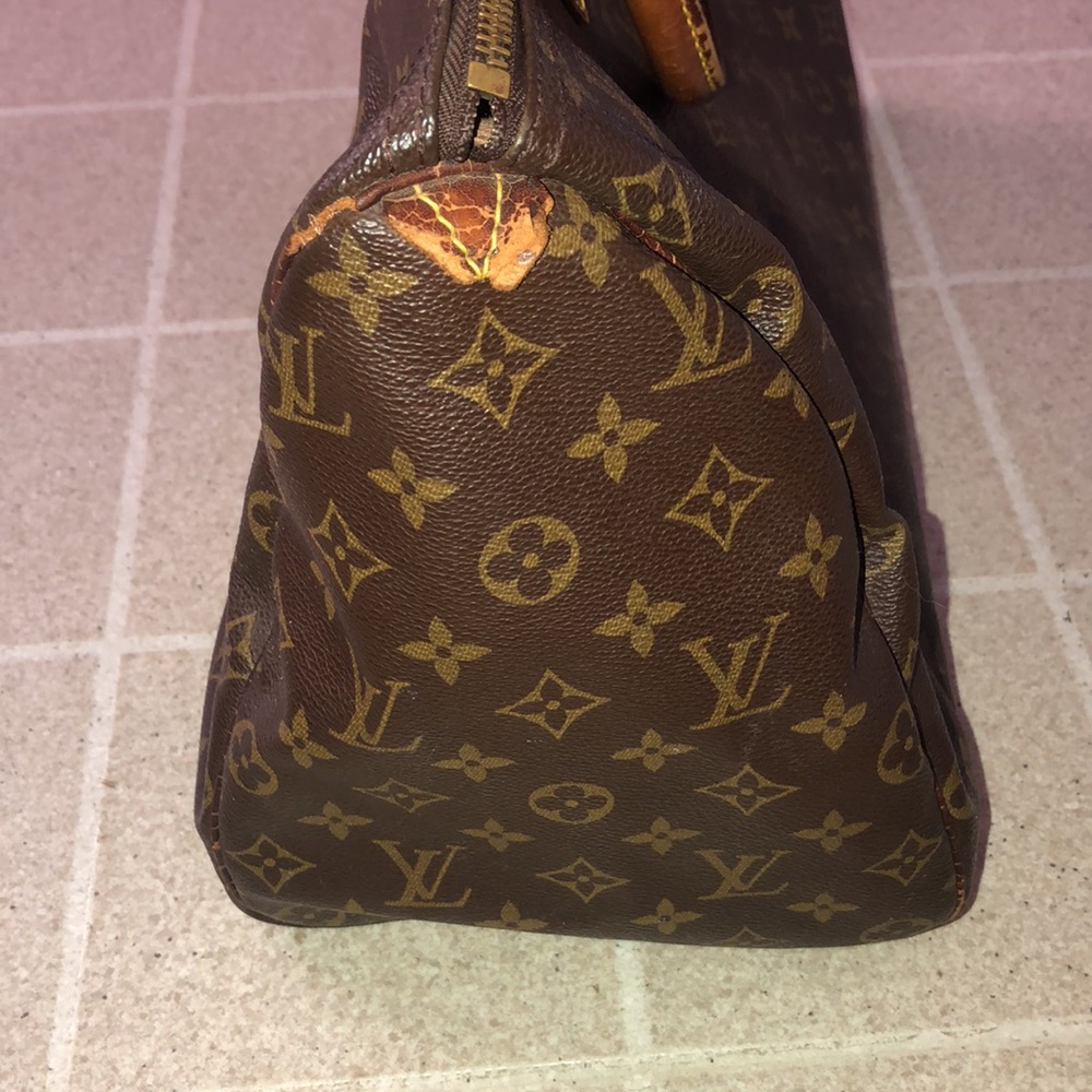 Authentic Lv Speedy 40 Monogram - image 7